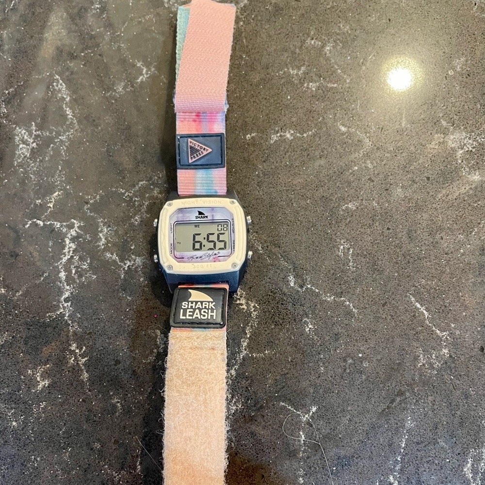 Shark leash watch